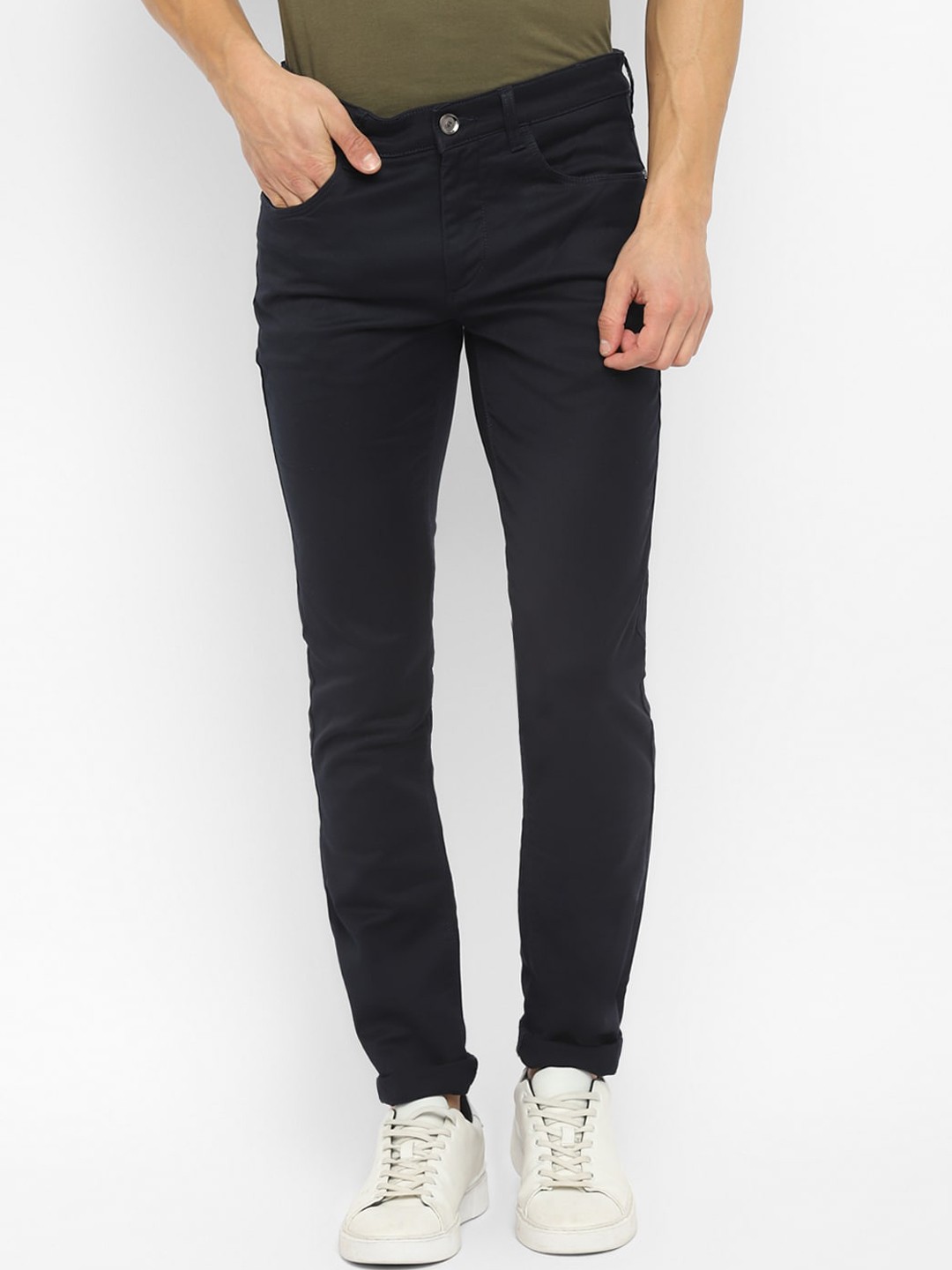 

Turtle Men Black Solid Tapered Fit Trousers