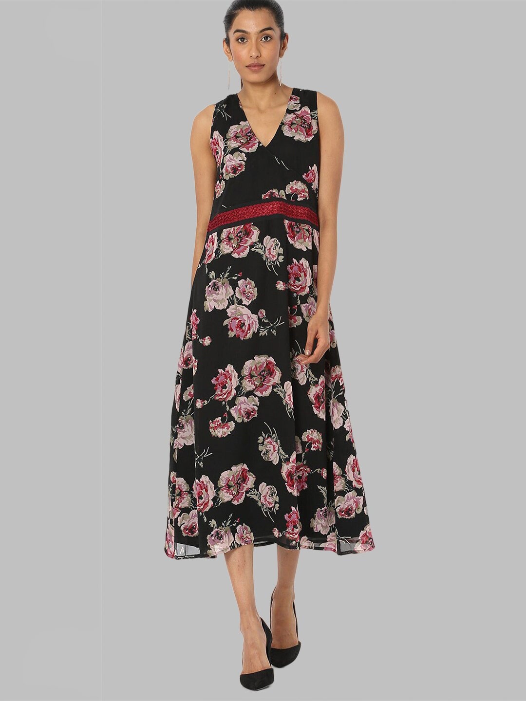

Bitterlime Black Floral Georgette Midi Dress