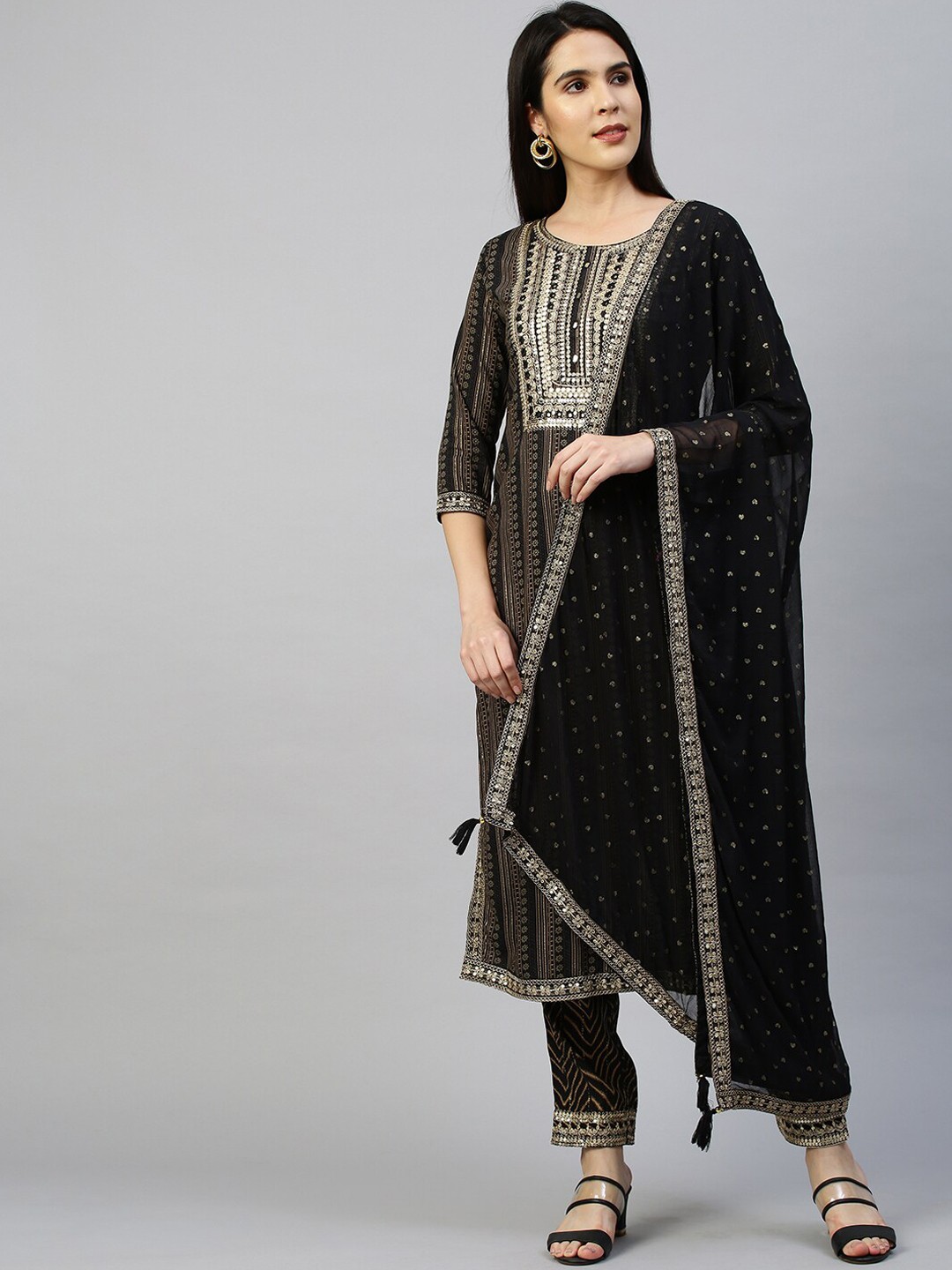 

FASHOR Women Black Embroidered Sequinned Kurta With Pant