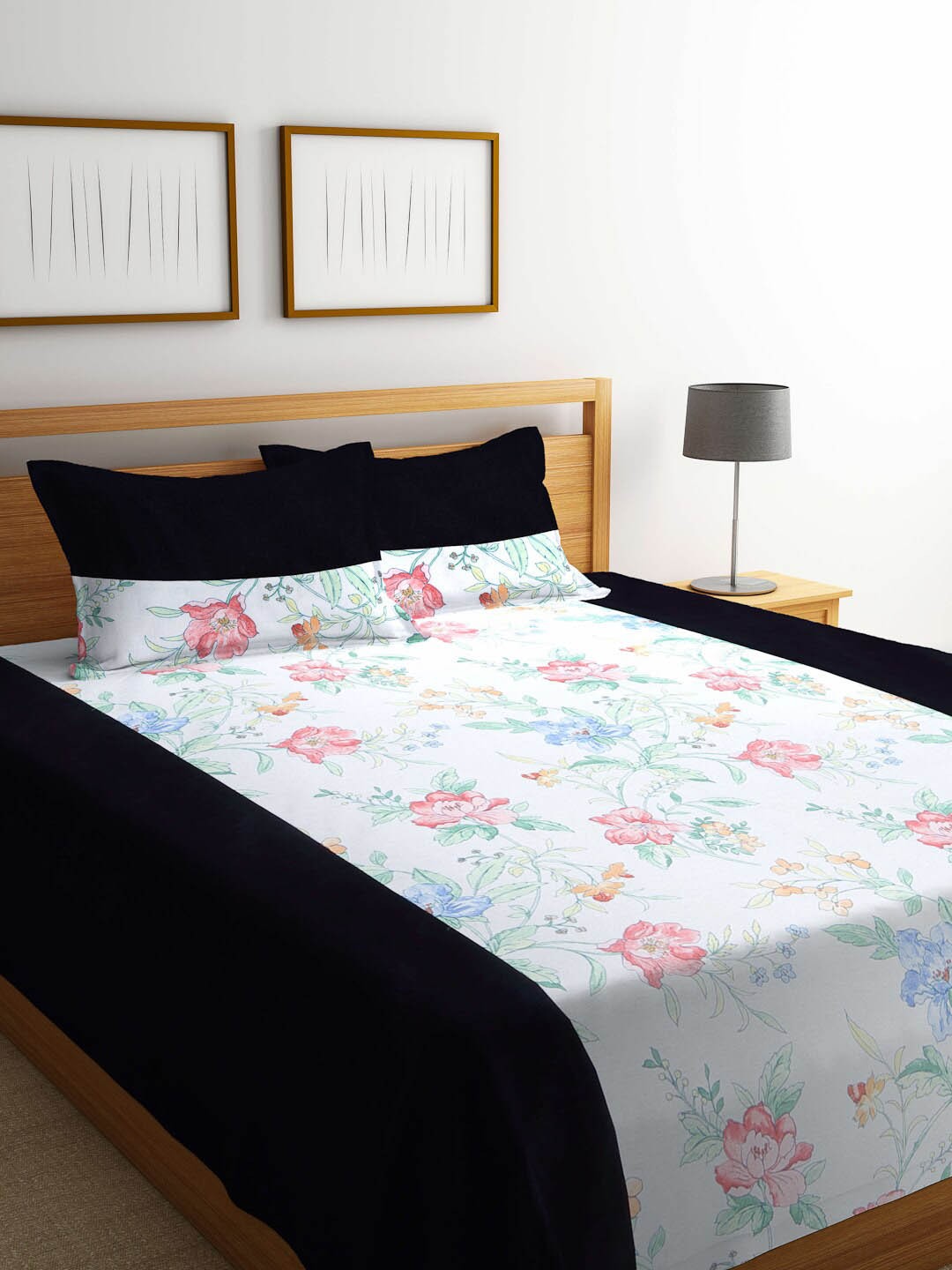 

KLOTTHE Black & White Printed Cotton Double Bed Cover with 2 Pillow Covers