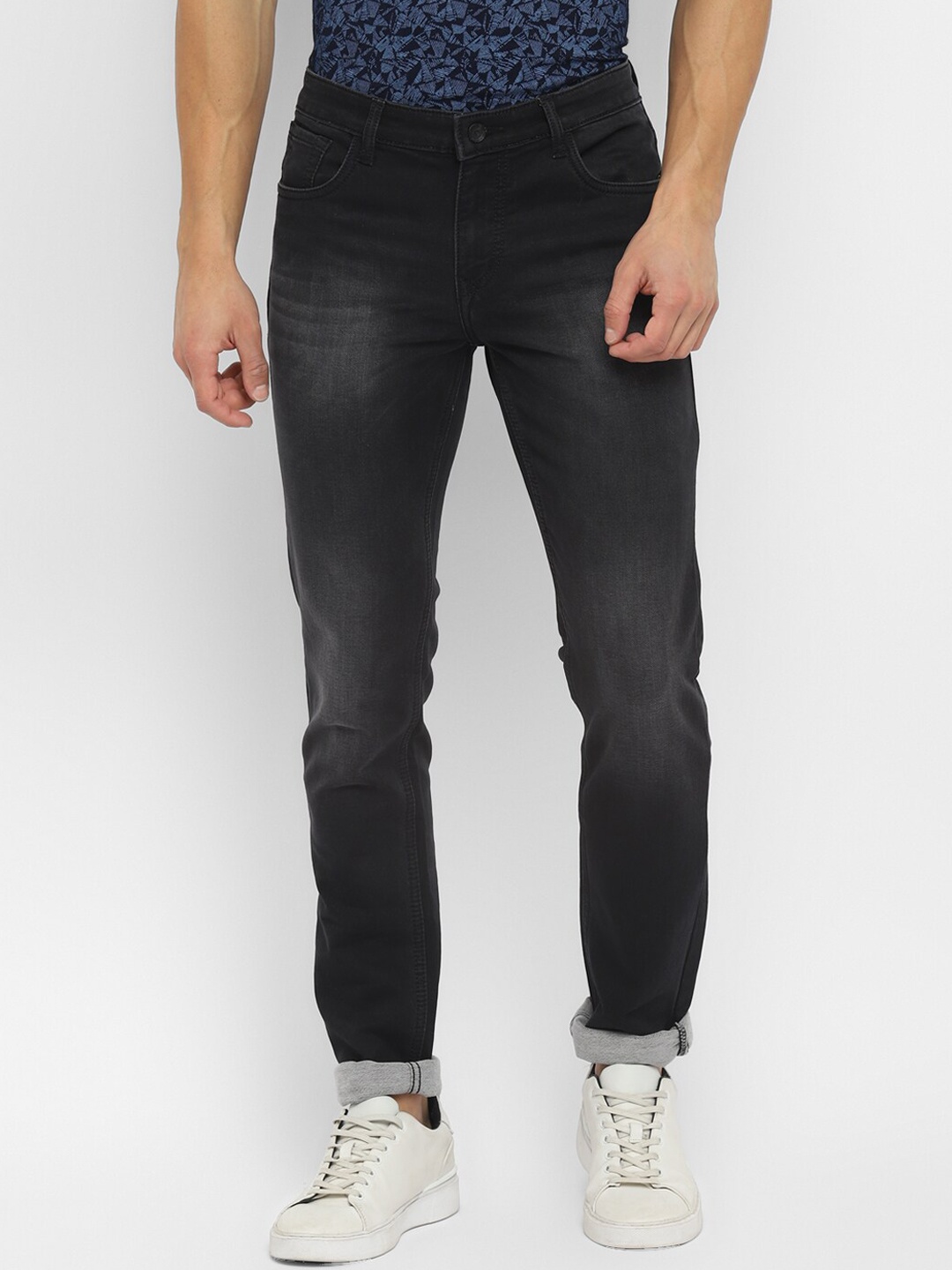 

Turtle Men Grey Tapered Fit Light Fade Jeans