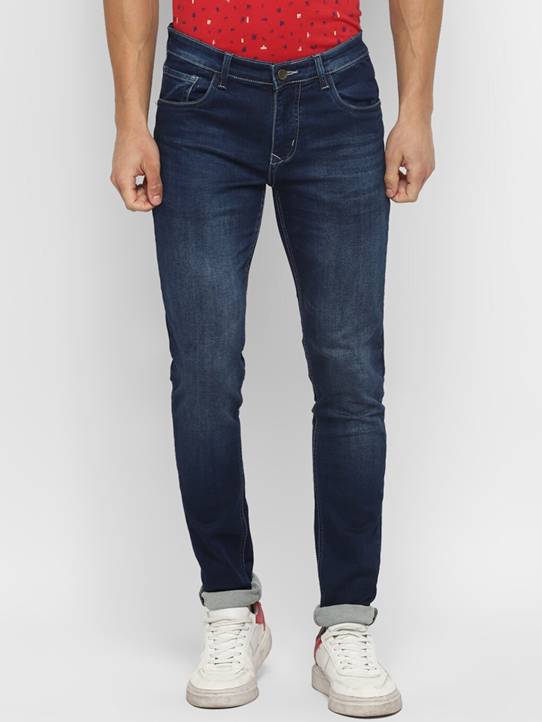 

Turtle Men Blue Tapered Fit Light Fade Cotton Jeans