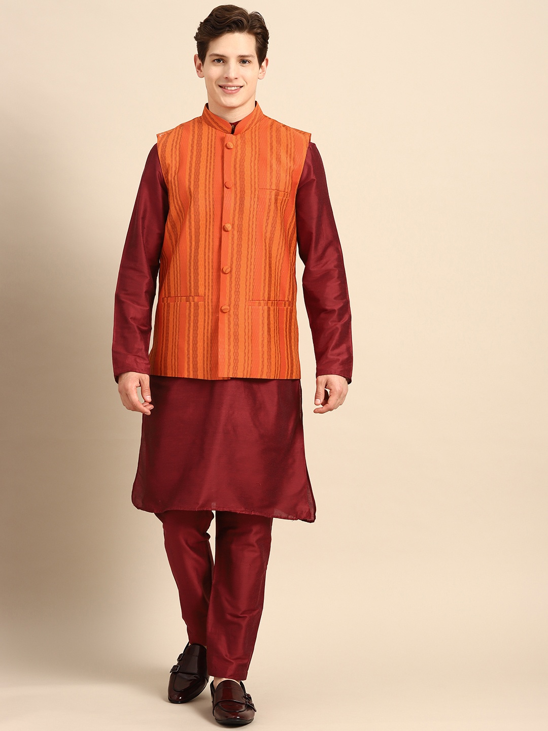 

Anouk Men Maroon Solid Straight Sustainable Kurta Pyjamas & Woven Nehru Jacket