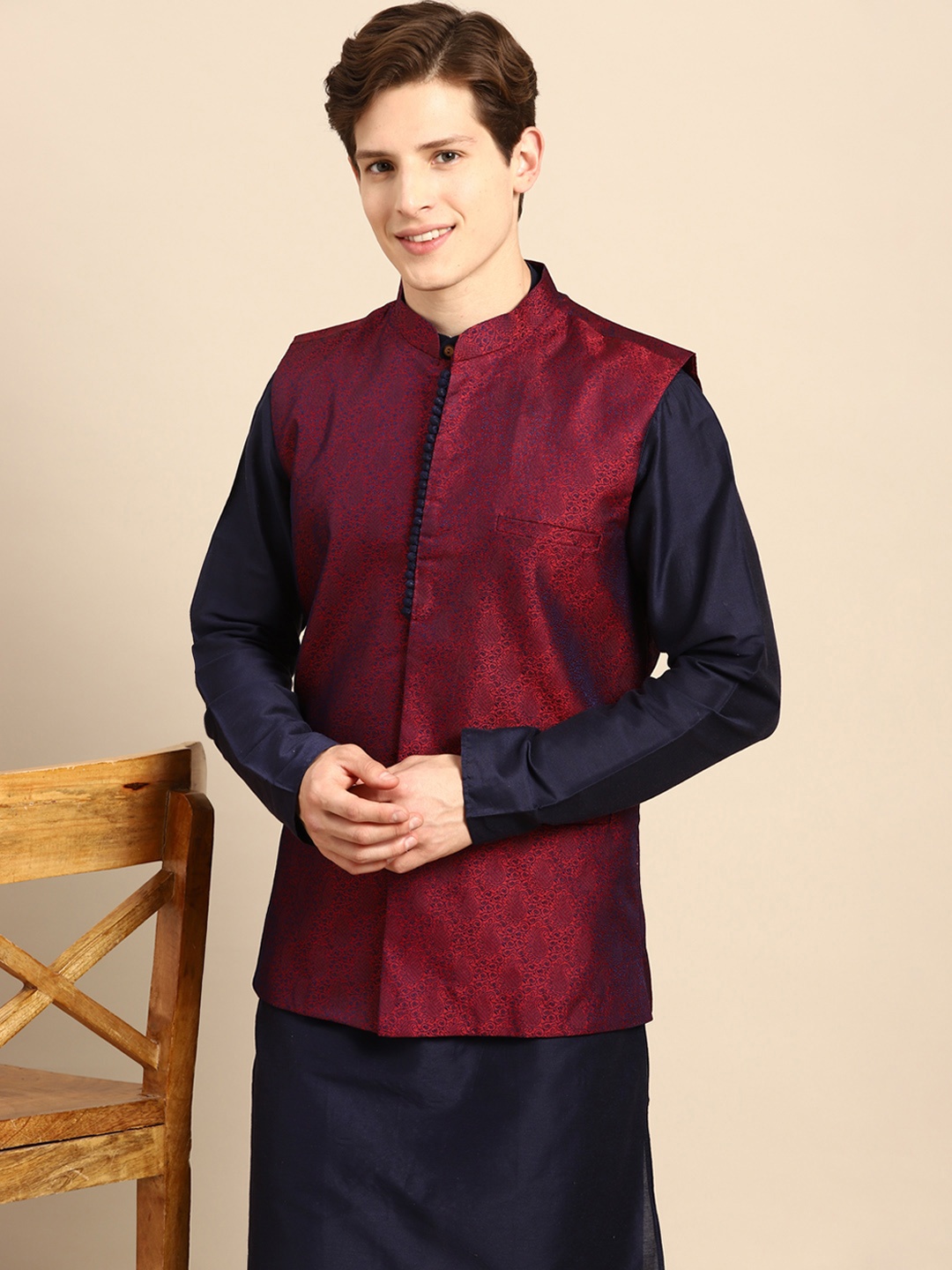 

Anouk Men Navy Blue Solid Straight Sustainable Kurta Pyjamas & Woven Nehru Jacket