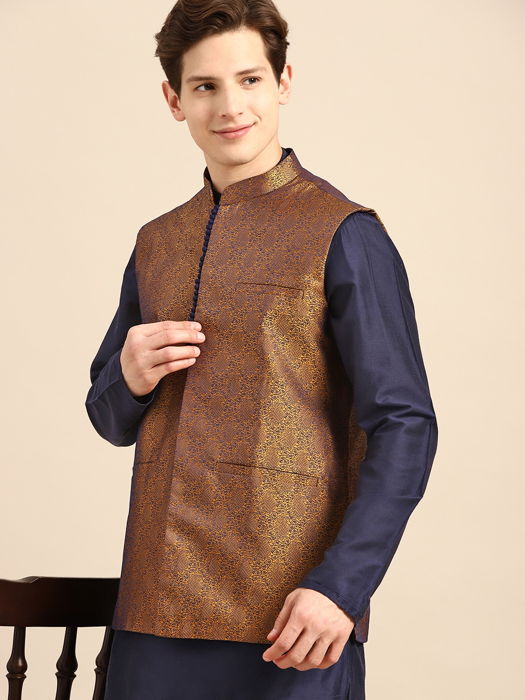 

Anouk Men Navy Blue Solid Straight Sustainable Kurta Pyjamas & Woven Nehru Jacket