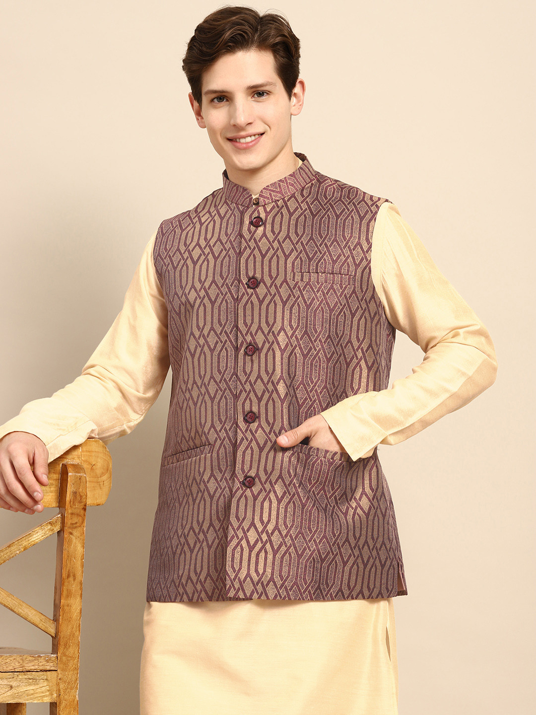 

Anouk Men Cream-Coloured Solid Straight Sustainable Kurta Pyjamas & Woven Nehru Jacket