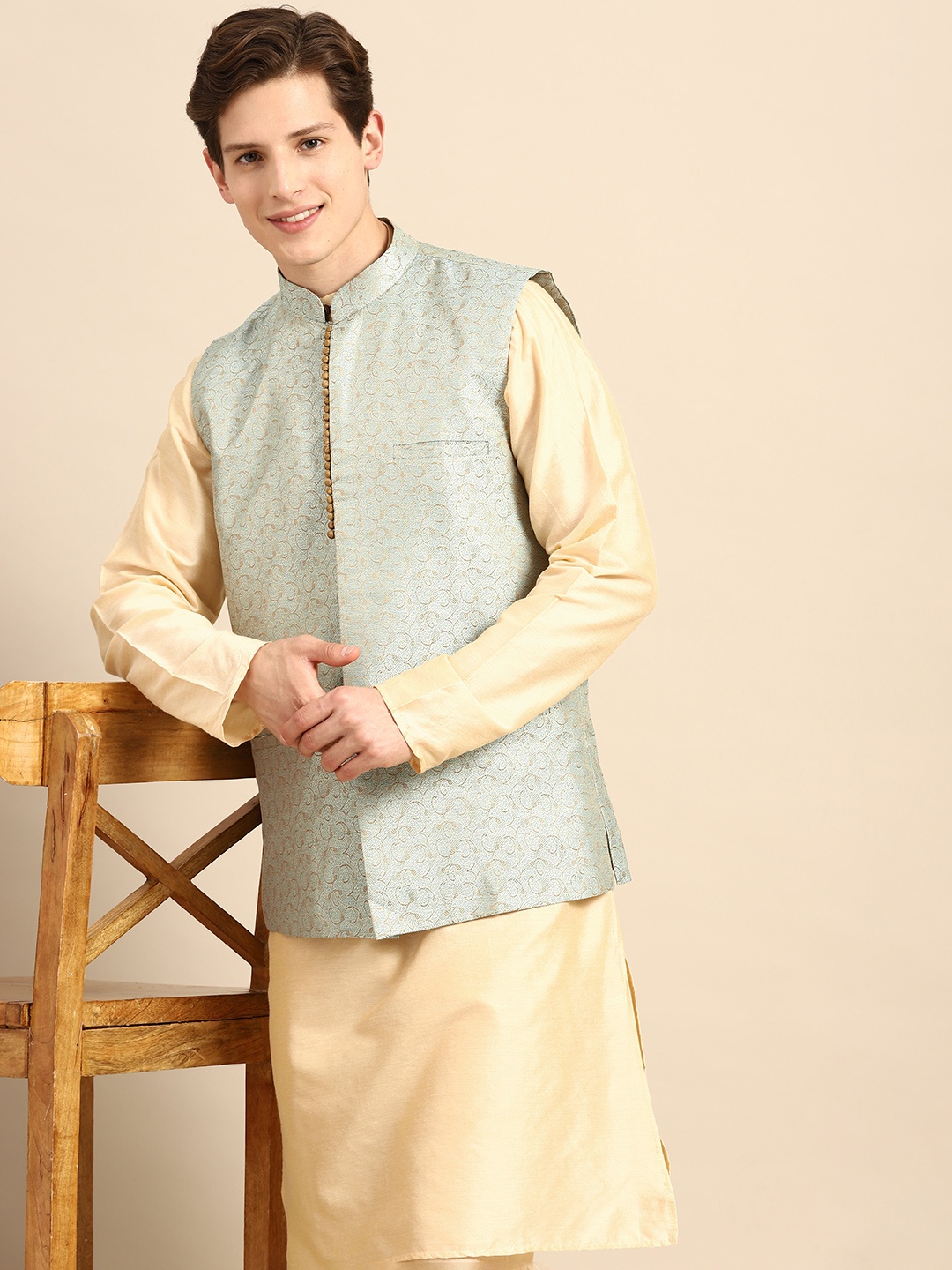 

Anouk Men Cream-Coloured Solid Straight Sustainable Kurta Pyjamas & Woven Nehru Jacket