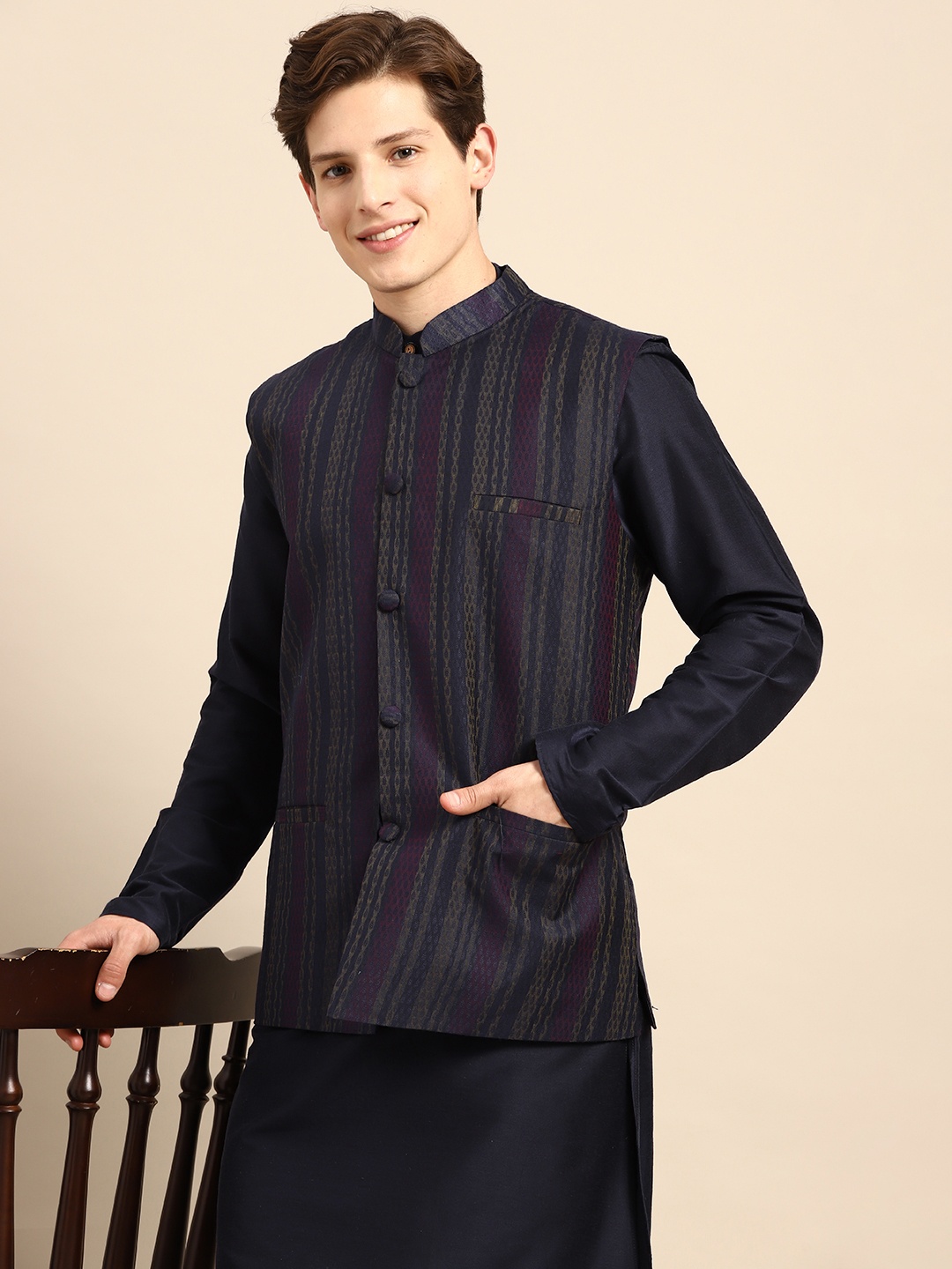 

Anouk Men Navy Blue Solid Straight Sustainable Kurta Pyjamas & Woven Nehru Jacket