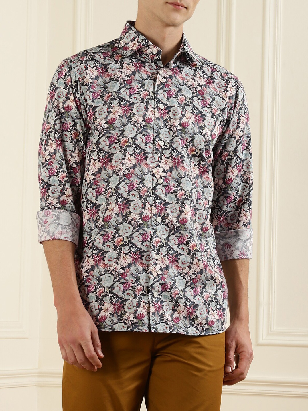 

Eton Men Turquoise Blue & Pink Floral Printed Pure Cotton Casual Shirt