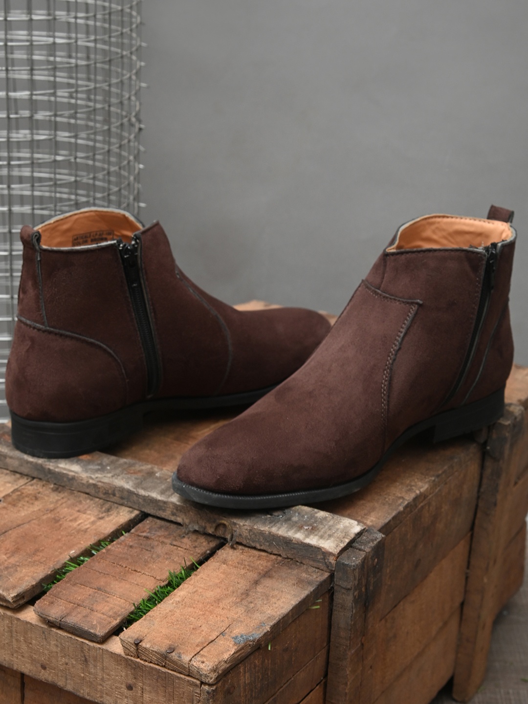 

The Roadster Lifestyle Co Men Brown Flat Boots