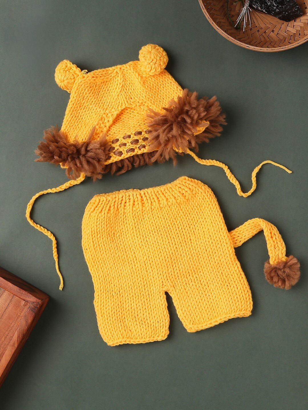 

Babymoon Infants Lion Photography Crochet Outfit Costume, Yellow