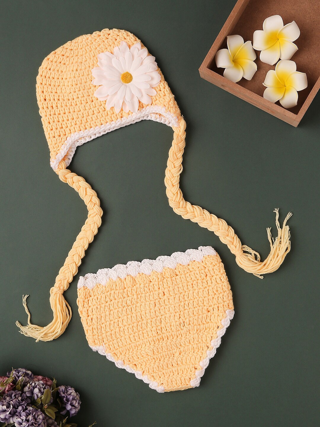 

Babymoon Kids Yellow & White Photography Crochet Outfit