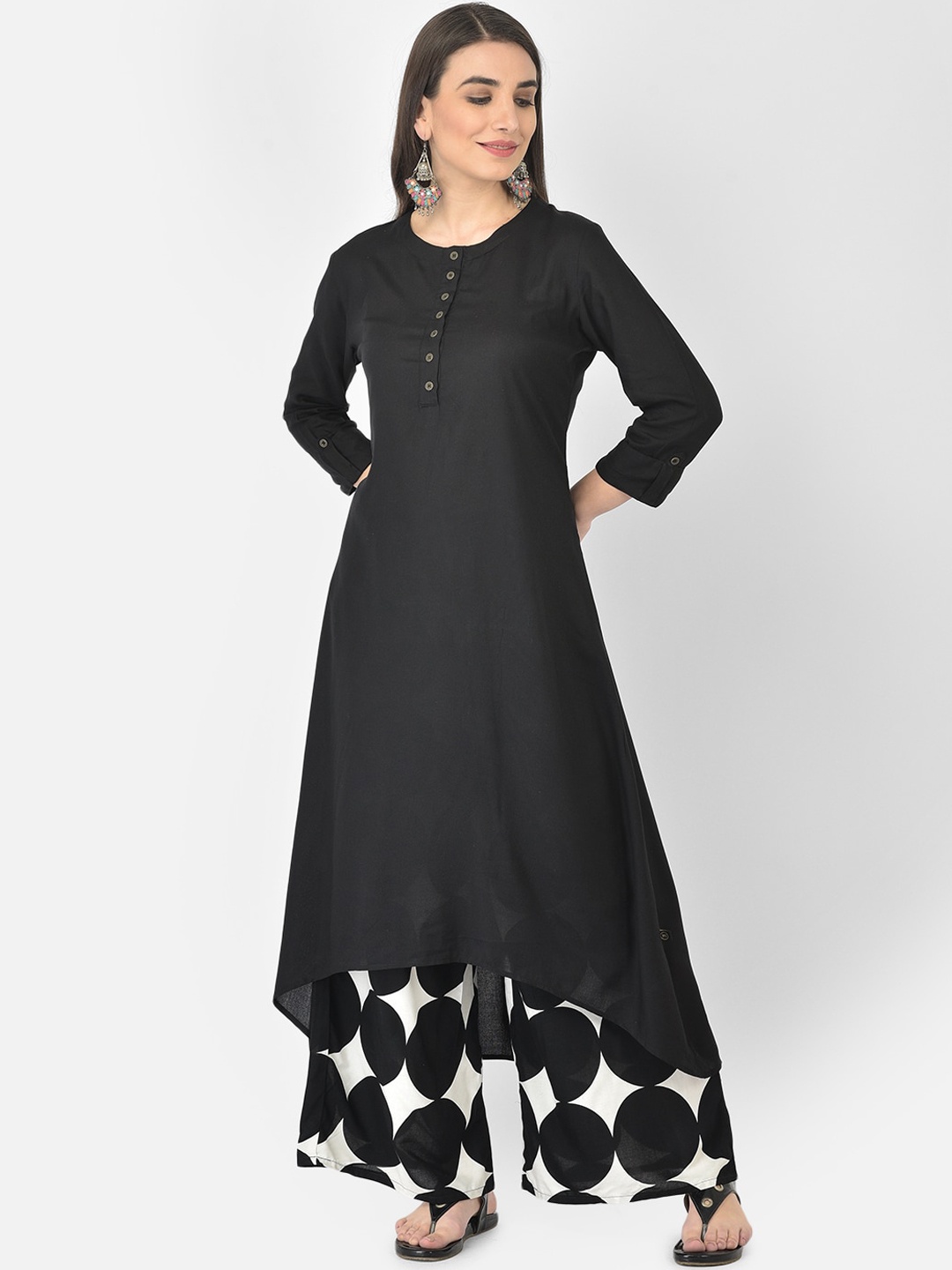 

Pistaa Women Black Panelled Kurta With Printed Palazzos