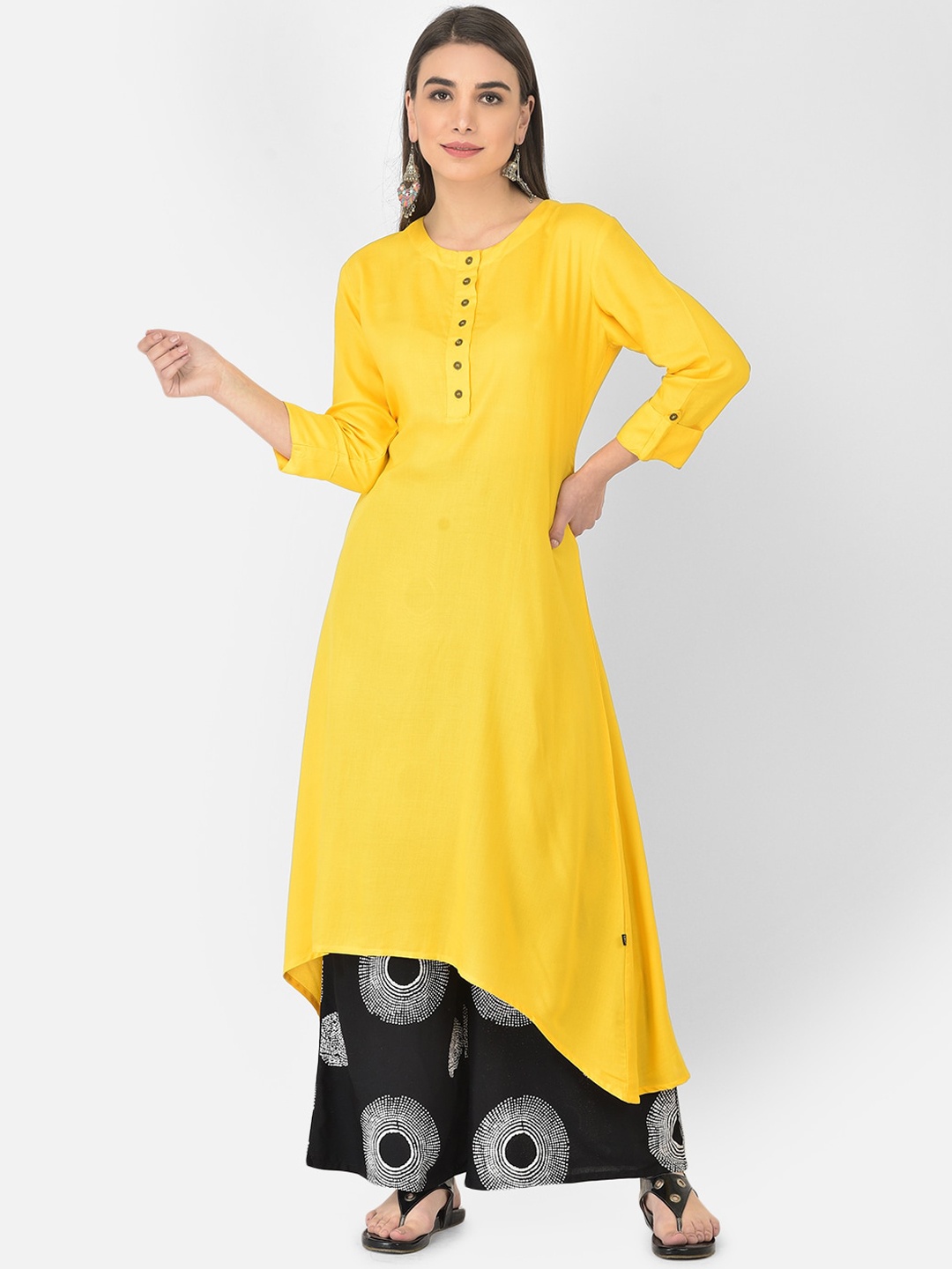 

Pistaa Women Yellow Kurta With Palazzos