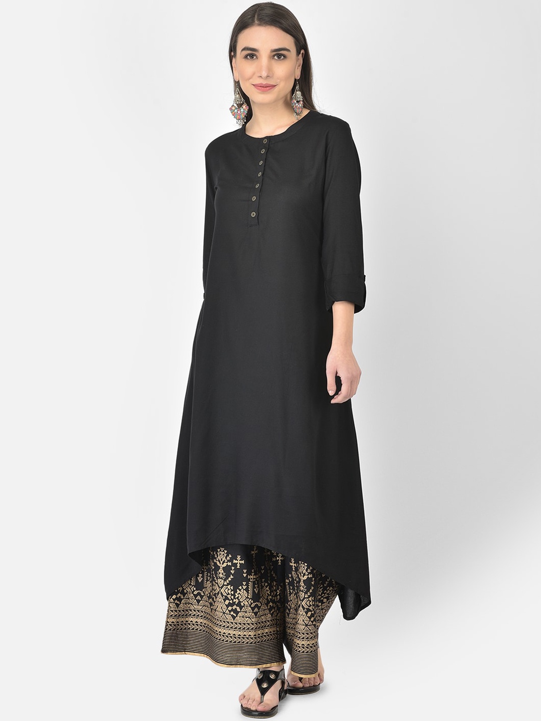 

Pistaa Women Black Panelled Kurta with Palazzos