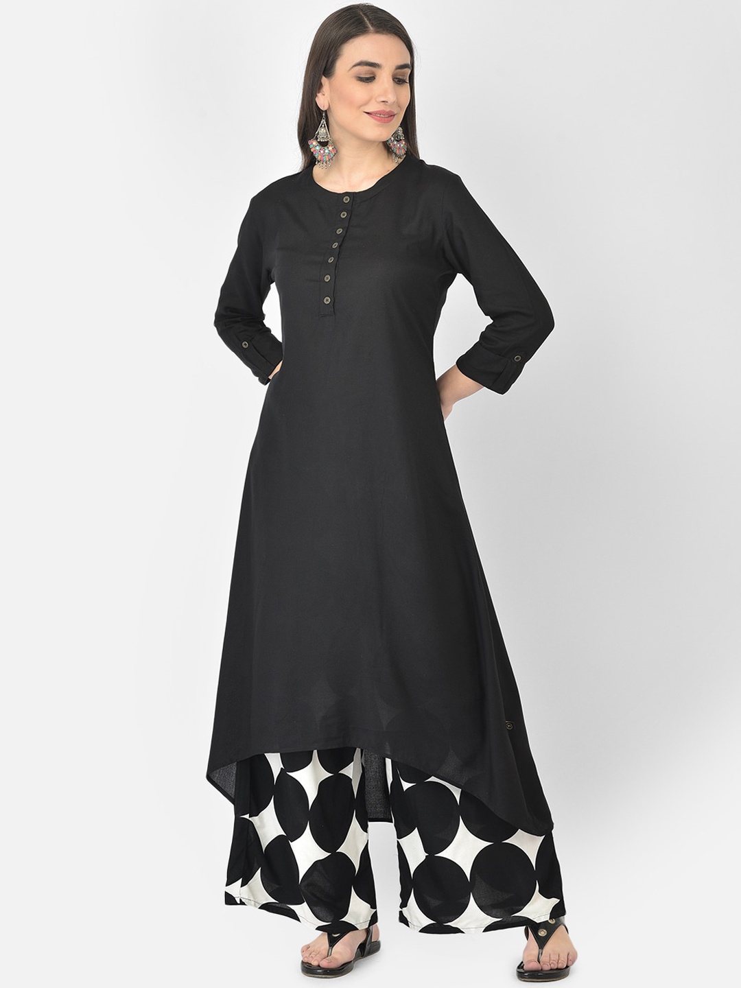 

Pistaa Women Black Panelled Kurta With Printed Palazzos