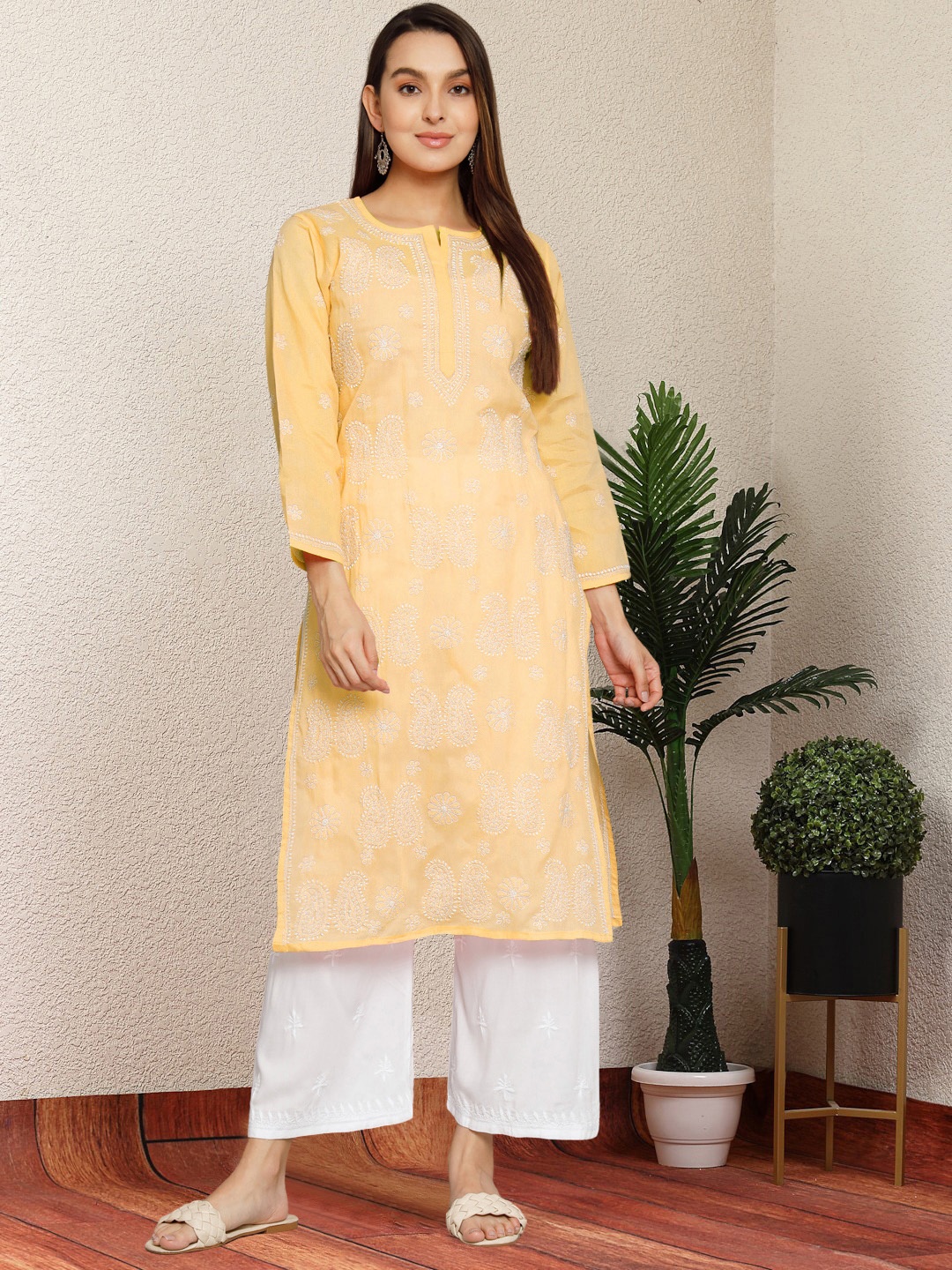 

PARAMOUNT CHIKAN Women Yellow Ethnic Motif Hand Embroidered Chikankari Cotton Kurta