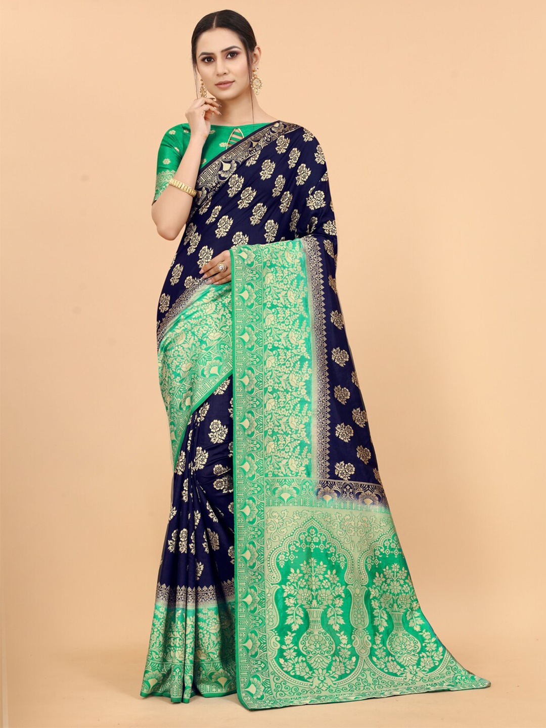 

SATYAM WEAVES Navy Blue & Green Ethnic Motifs Zari Silk Cotton Banarasi Saree