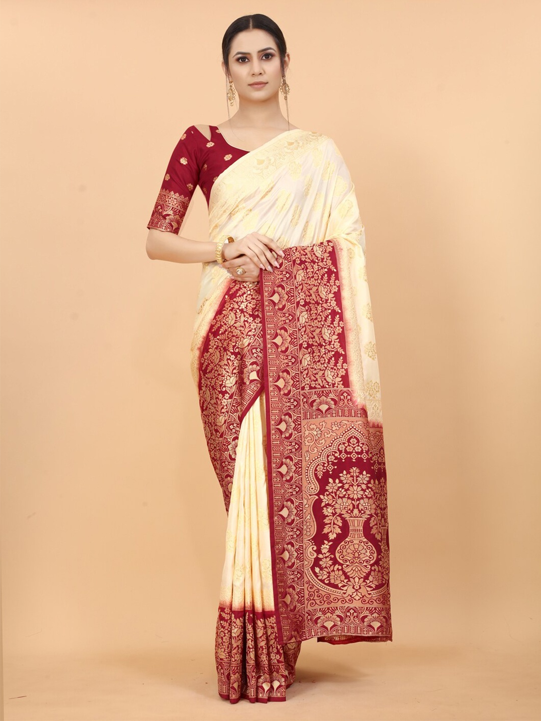 

SATYAM WEAVES Beige & Maroon Ethnic Motifs Zari Silk Cotton Banarasi Saree
