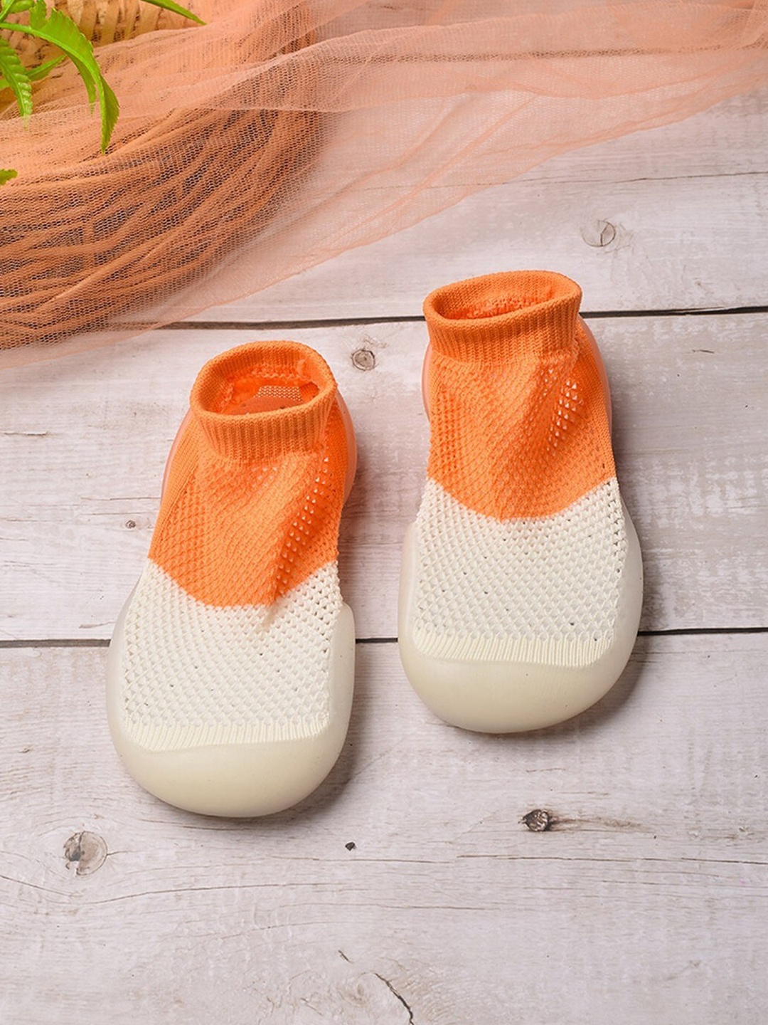 

POPLINS Kids Orange & Cream Patterned Anti Skid Rubber Sole Ankle Length Socks