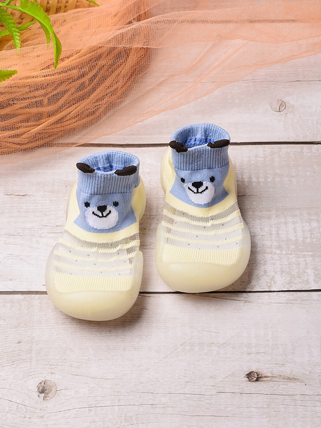 

POPLINS Infant Kids Cream-Coloured & Lavender Patterned Ankle-Length Anti-Skid Socks