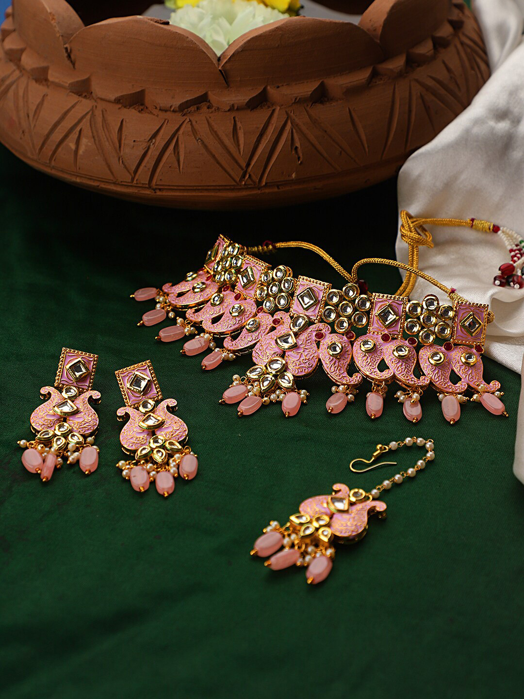 

STEORRA JEWELS Gold-Plated Pink Kundan Studded Choker Jewellery Set