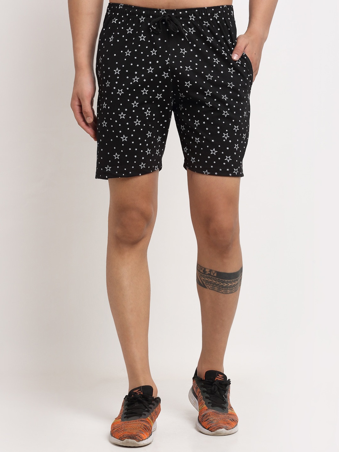 MACK JONNEY Men Black Floral Printed Regular Fit Shorts