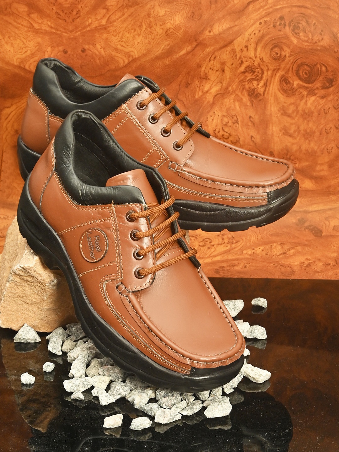 

Fashion Victim Men Tan Leather Trekking Shoes