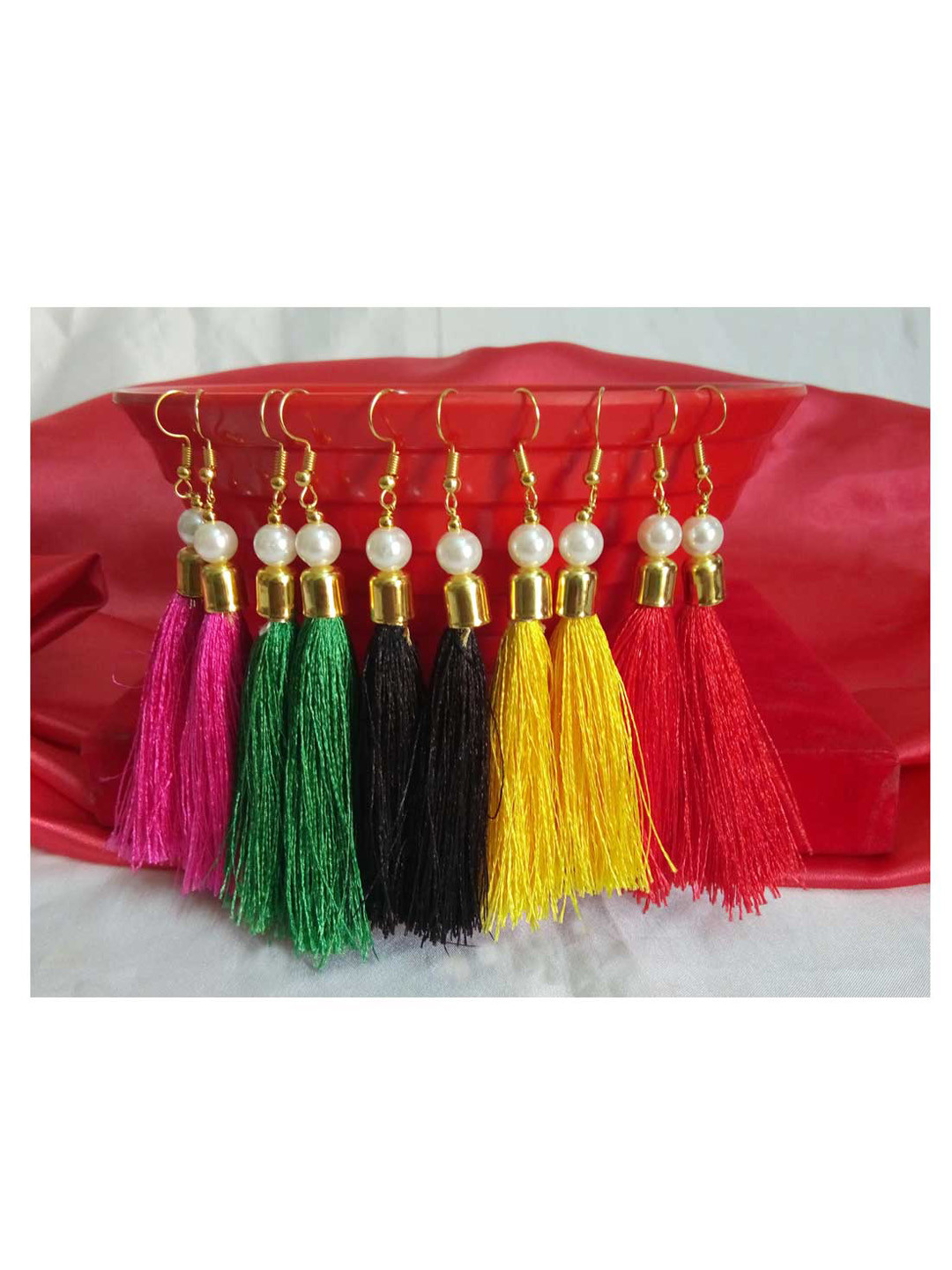 

RICH AND FAMOUS Set Of 5 Gold-Plated Contemporary Tasseled Drop Earrings