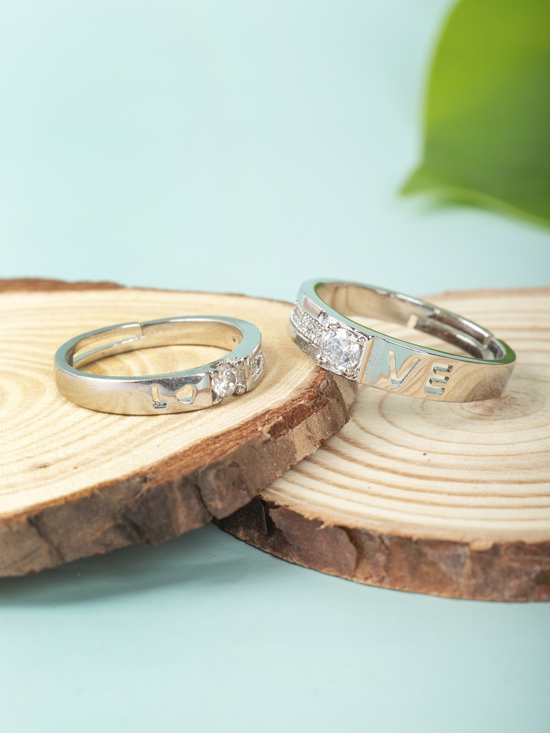 

Arendelle Silver-Plated LOVE Engraved Couple Rings