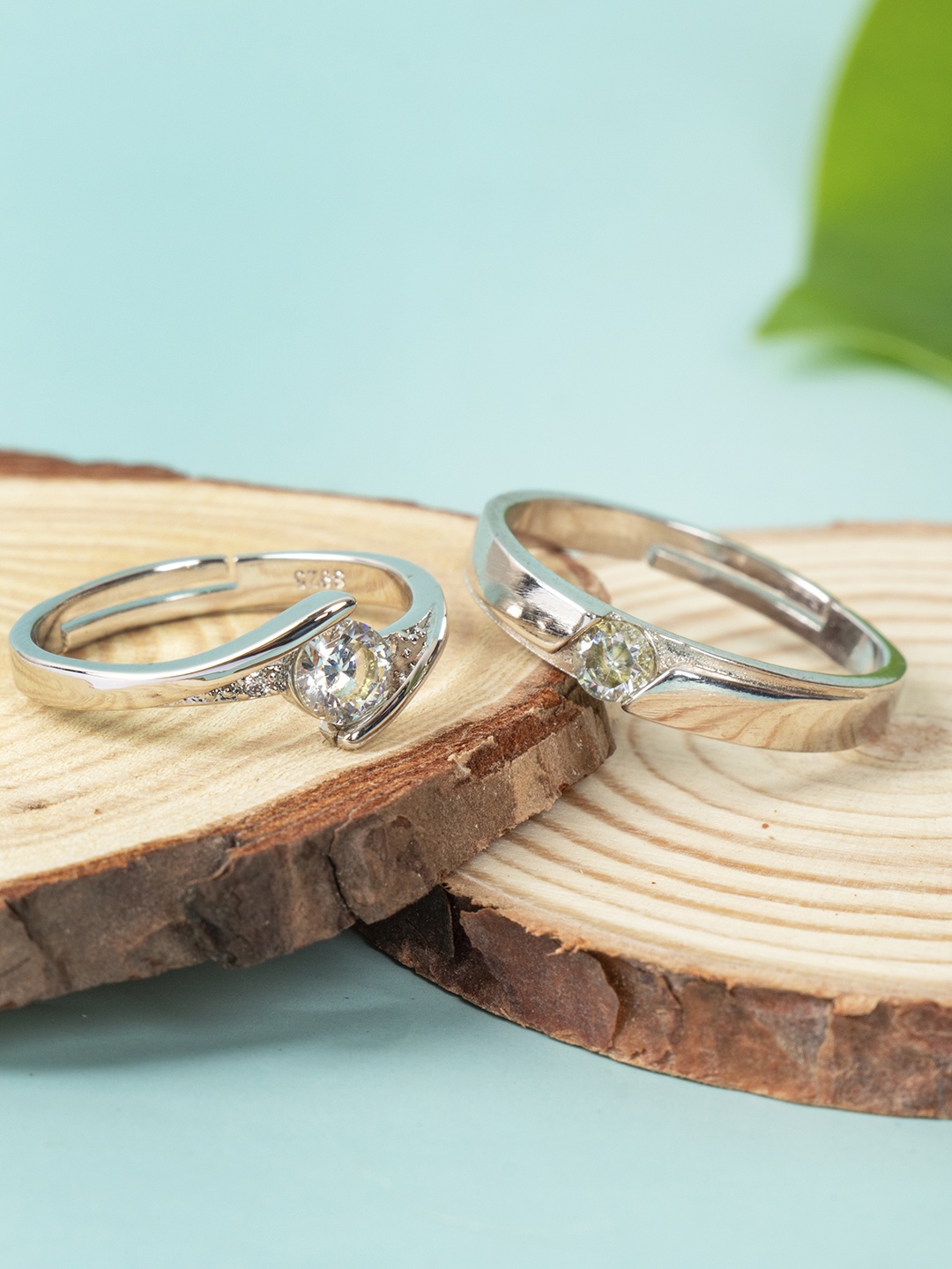 

Arendelle Silver-Plated & White Stone Studded Finger Couple Rings
