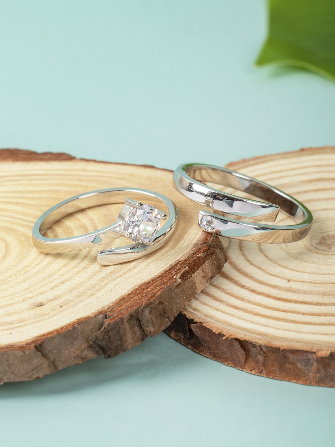 

Arendelle Set of 2 925 Silver-Plated Solitaire Couple Ring