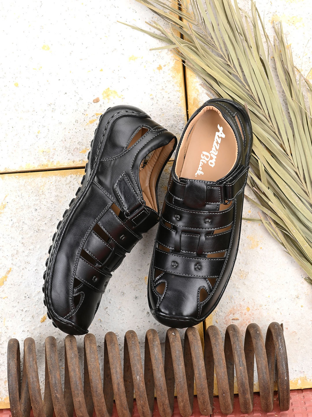 

Azzaro Black Men Black Fisherman Sandals