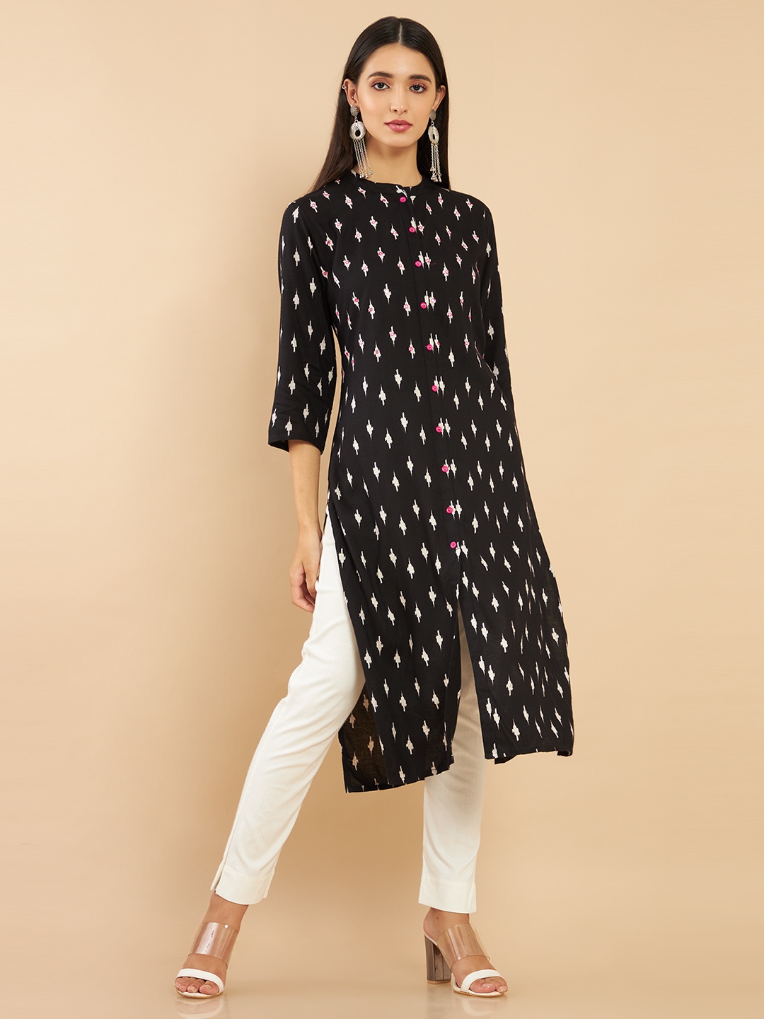 

Soch Women Black Ikat Print Straight Fit Kurta