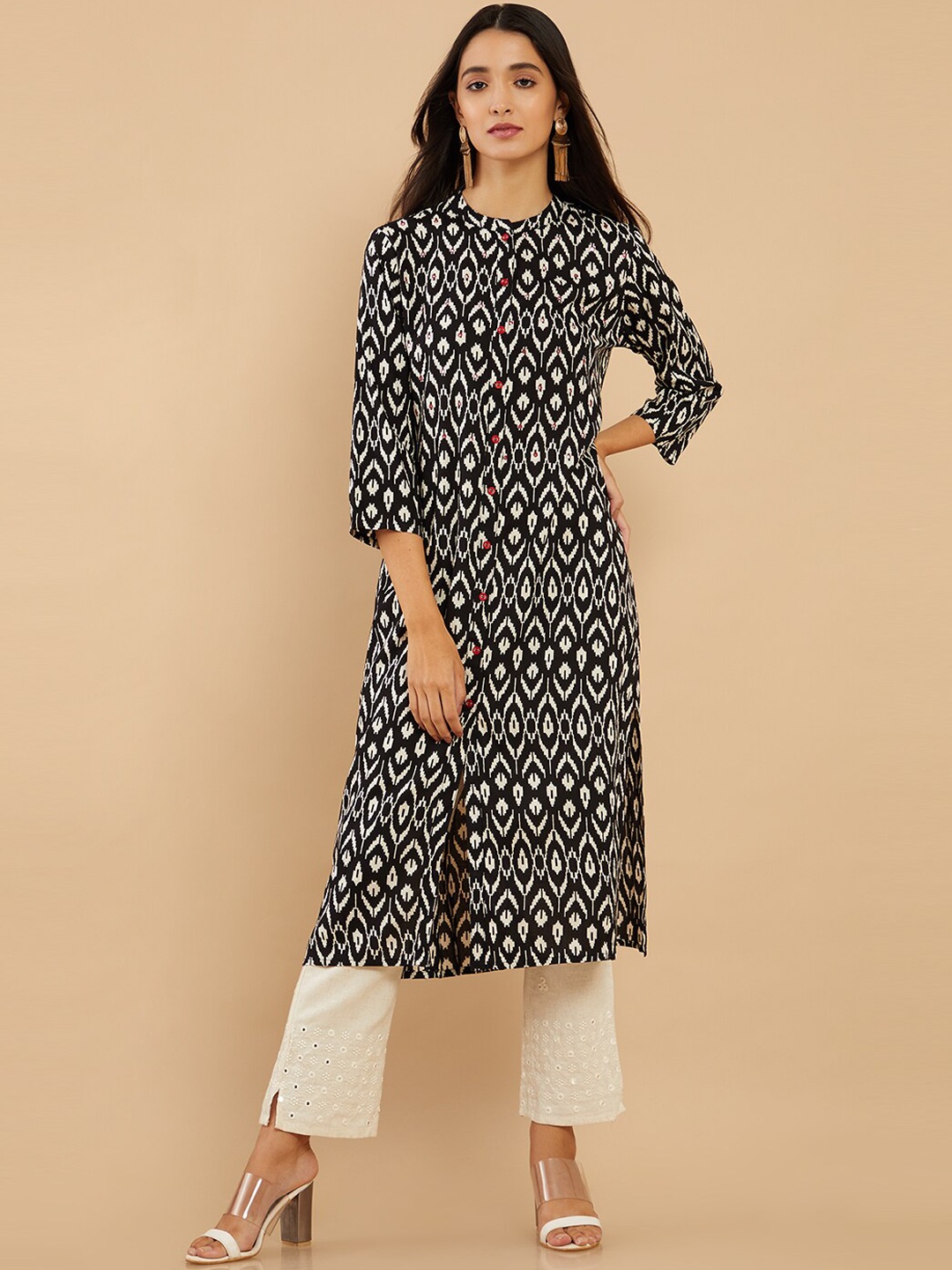 

Soch Women Black Ikkat Printed Rayon Kurta