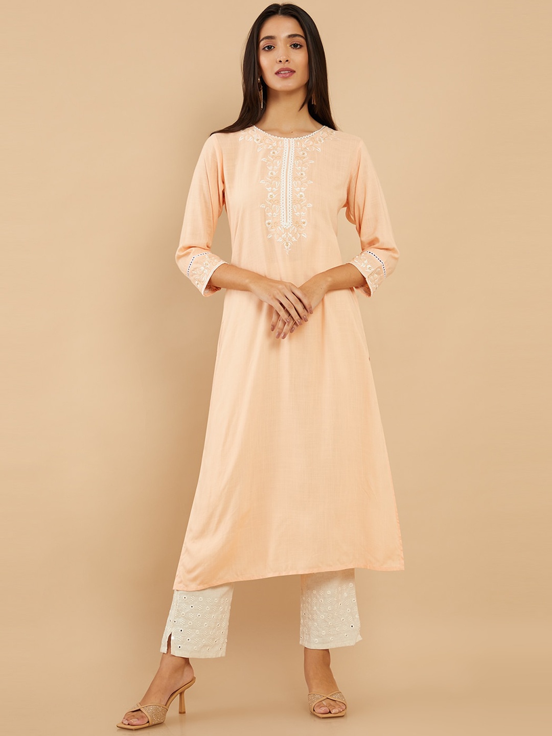 

Soch Women Peach Embroidered Straight Fit Kurta