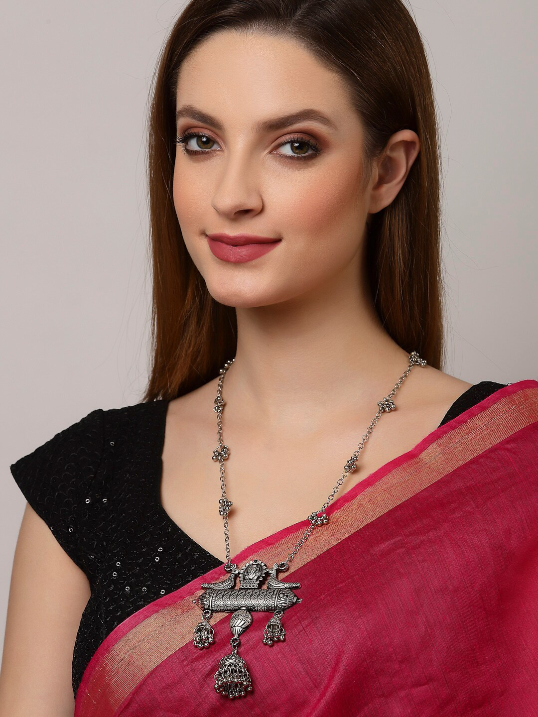 

Arrabi Silver-Toned Oxidised Necklace