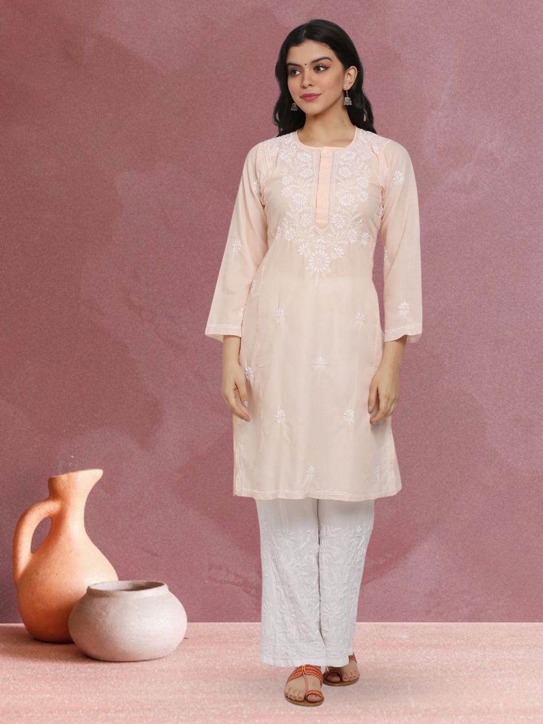 

PARAMOUNT CHIKAN Embroidered Chikankari Ethnic Motifs Kurta, Beige