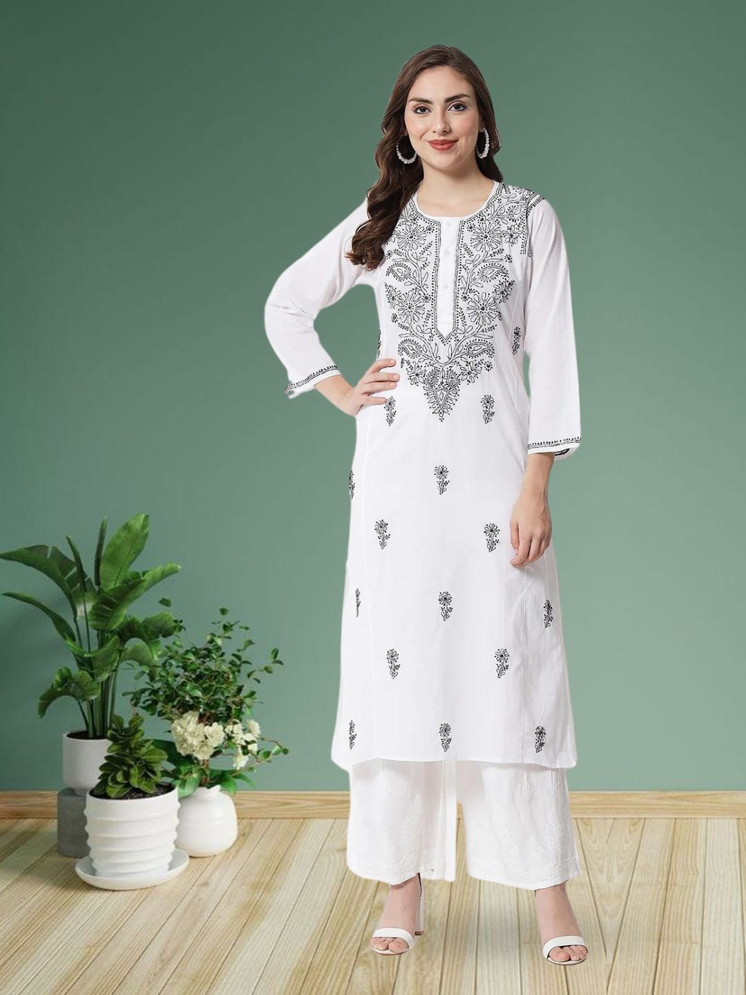 

PARAMOUNT CHIKAN Women Black Floral Embroidered Flared Sleeves Chikankari Kurta