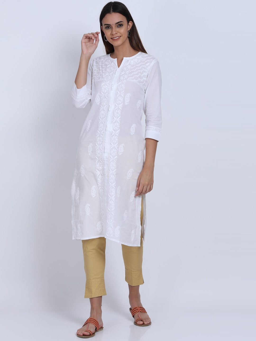 

PARAMOUNT CHIKAN Women White Hand Embroidered Cotton Chikankari Kurta