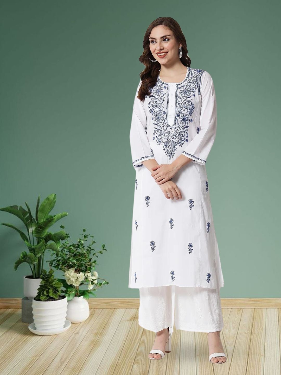 

PARAMOUNT CHIKAN Women Blue Floral Embroidered Chikankari Kurta