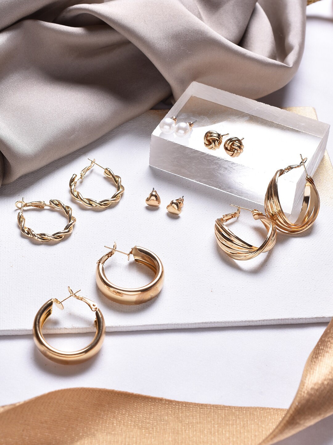 

JOKER & WITCH Women Gold-Toned & White Set Of 6 Contemporary Half Hoop Earrings