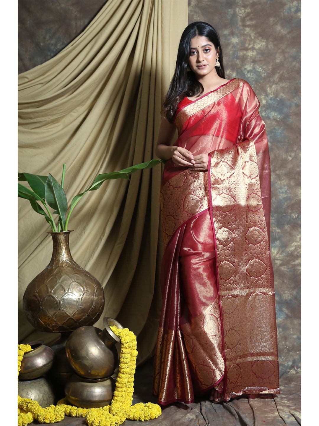 

Charukriti Red & Gold-Toned Ethnic Motifs Zari Tissue Saree