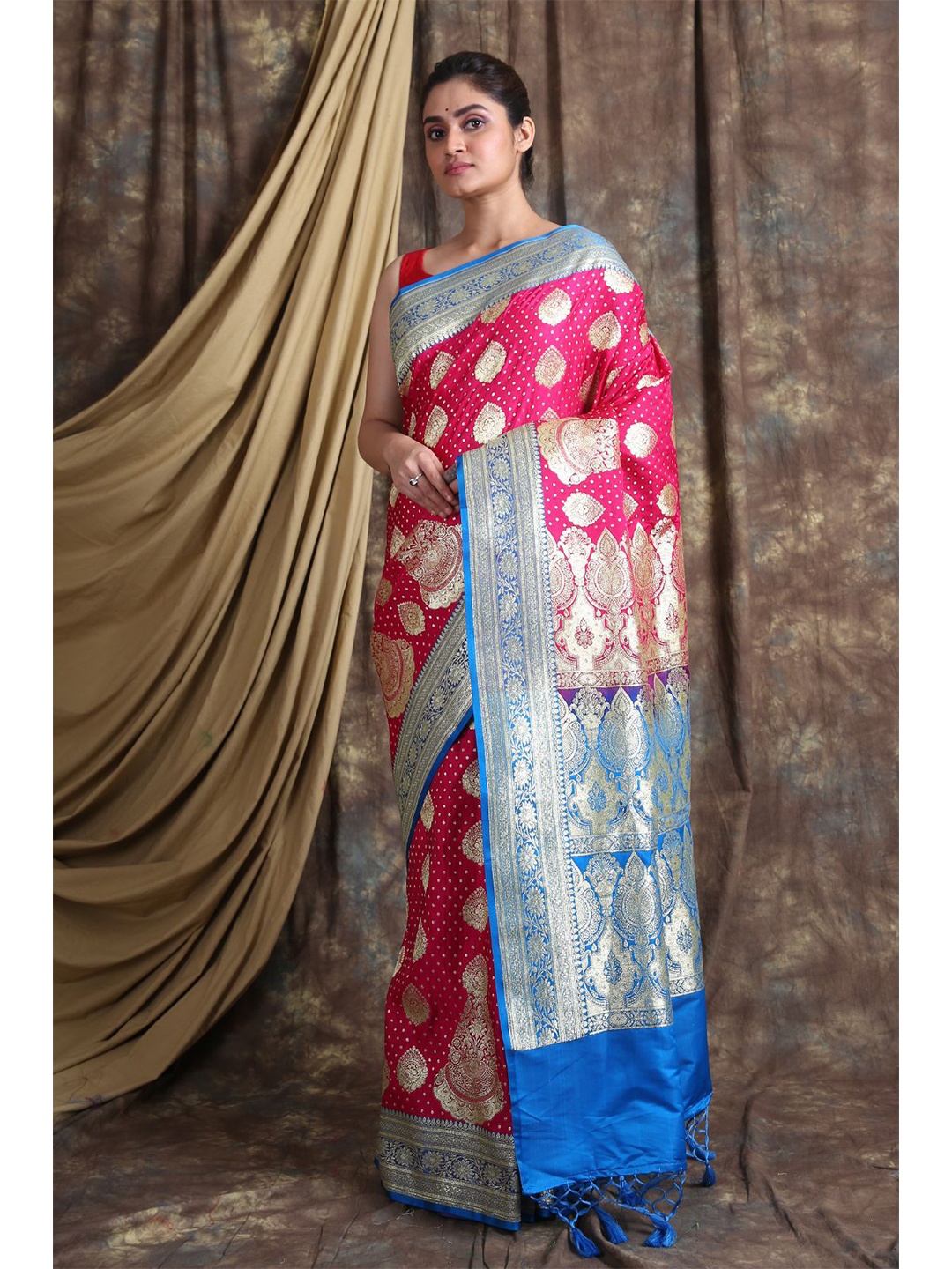 

Charukriti Pink & Blue Ethnic Motifs Zari Pure Silk Banarasi Saree