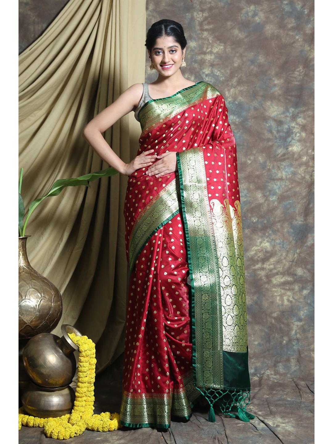 

Charukriti Red & Green Floral Zari Pure Silk Banarasi Saree