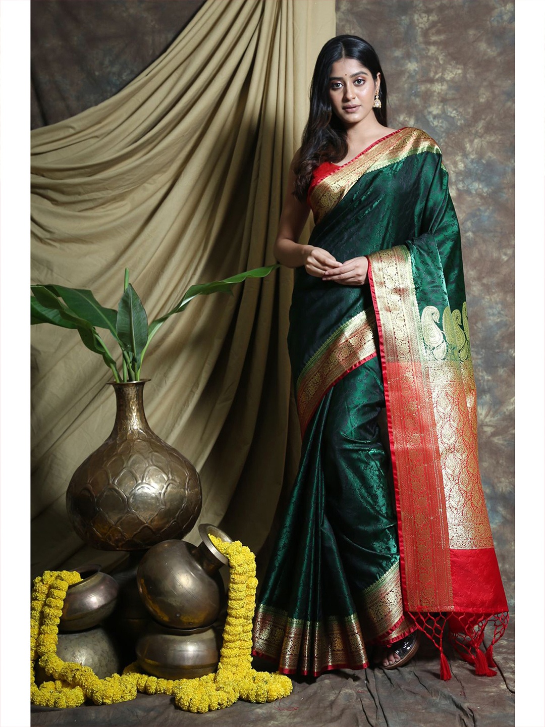 

Charukriti Green & Red Ethnic Motifs Zari Pure Silk Saree