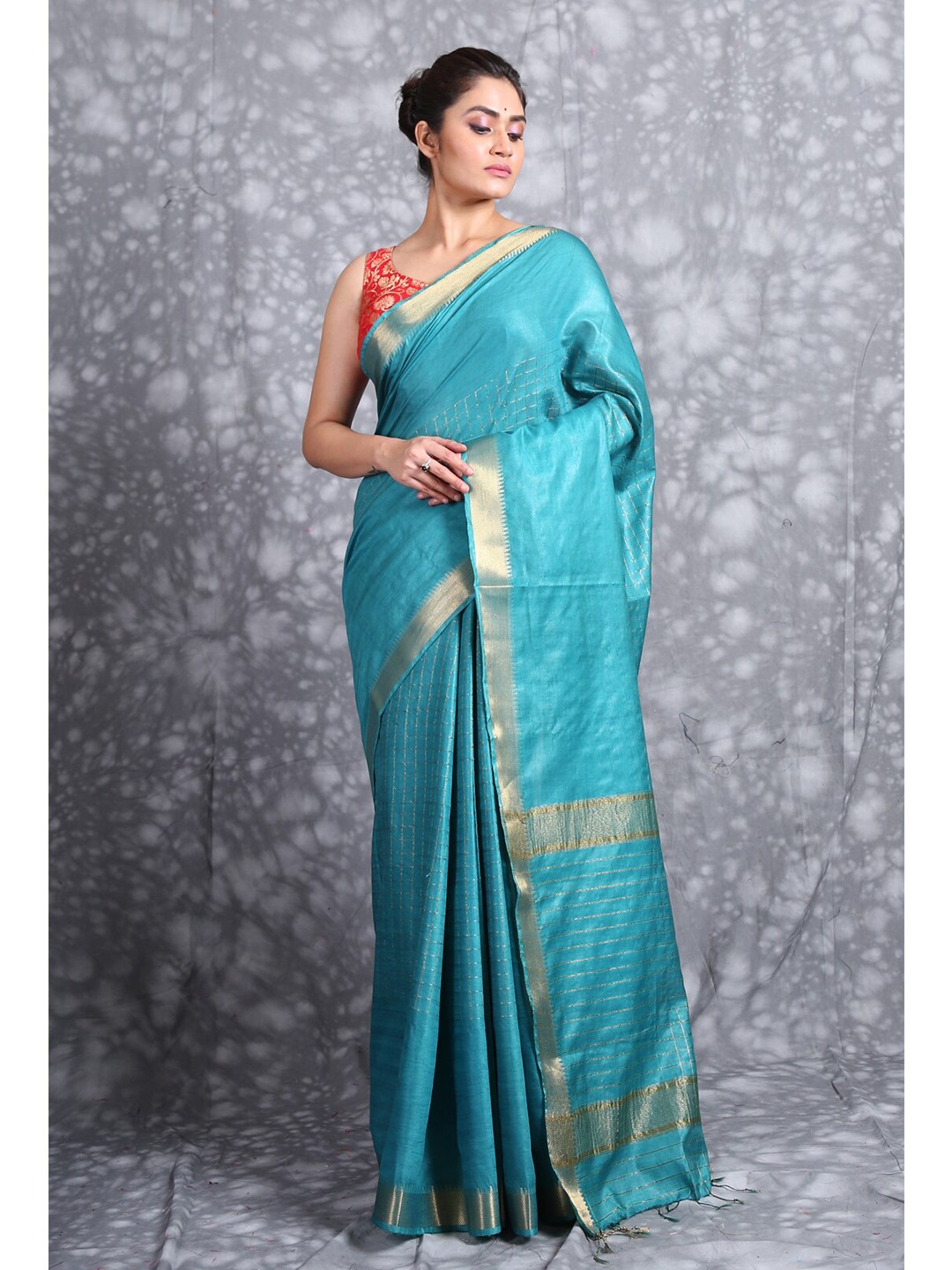 

Charukriti Blue & Gold-Toned Zari Pure Silk Saree