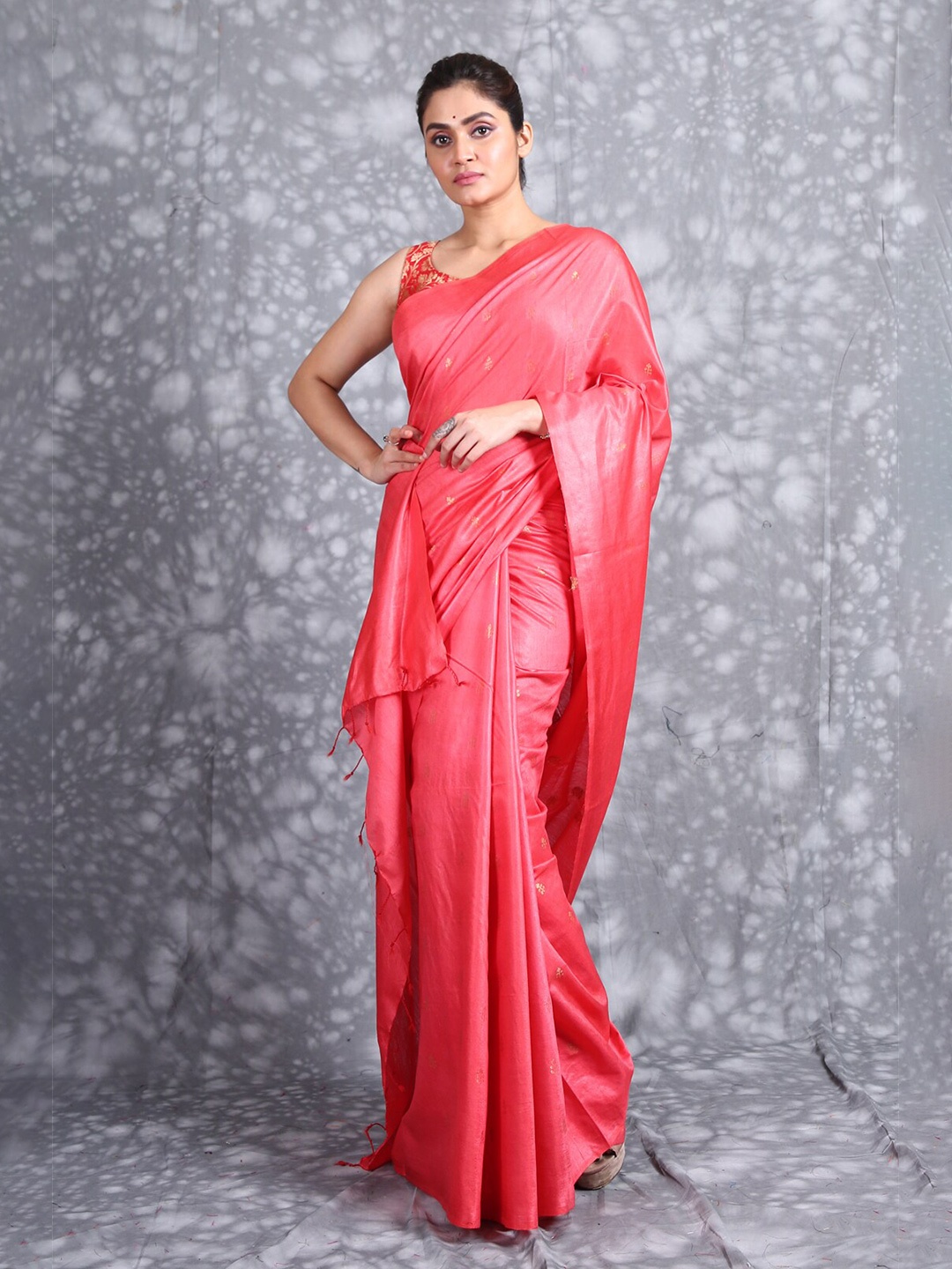 

Charukriti Pink & Gold-Toned Ethnic Motifs Zari Pure Silk Saree