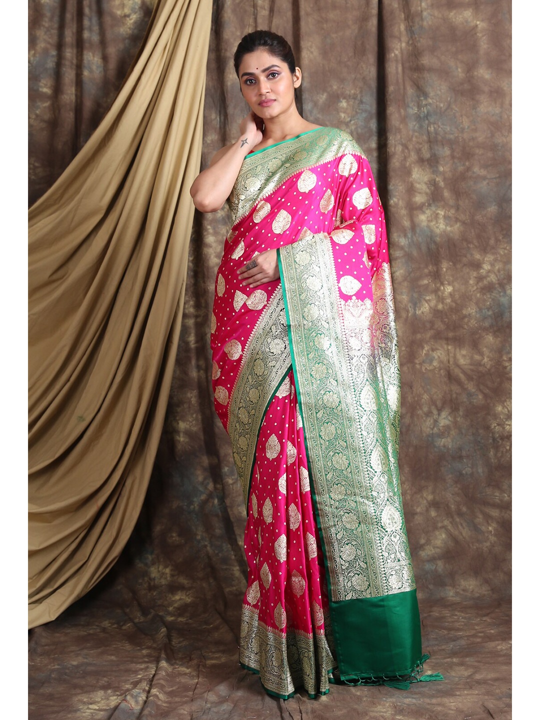 

Charukriti Pink & Green Woven Design Pure Silk Saree