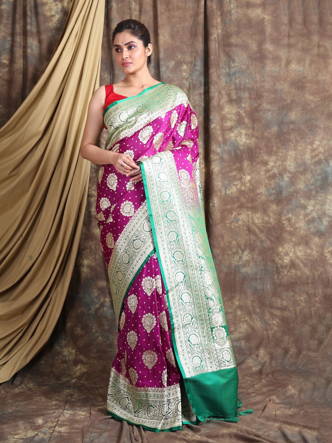 

Charukriti Purple & Green Woven Design Zari Pure Silk Saree